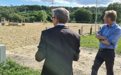 Maik Außendorf Mitglied des Bundestags besucht den Leichlinger Reitverein